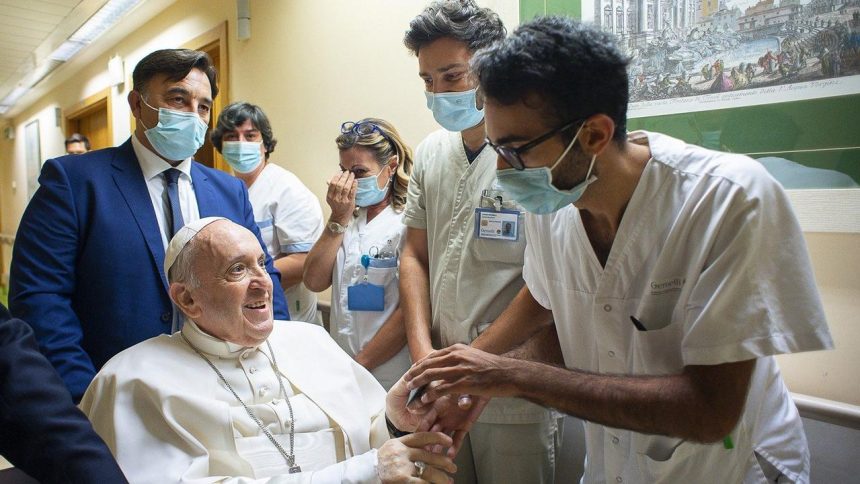 Papa Francisco no hospital