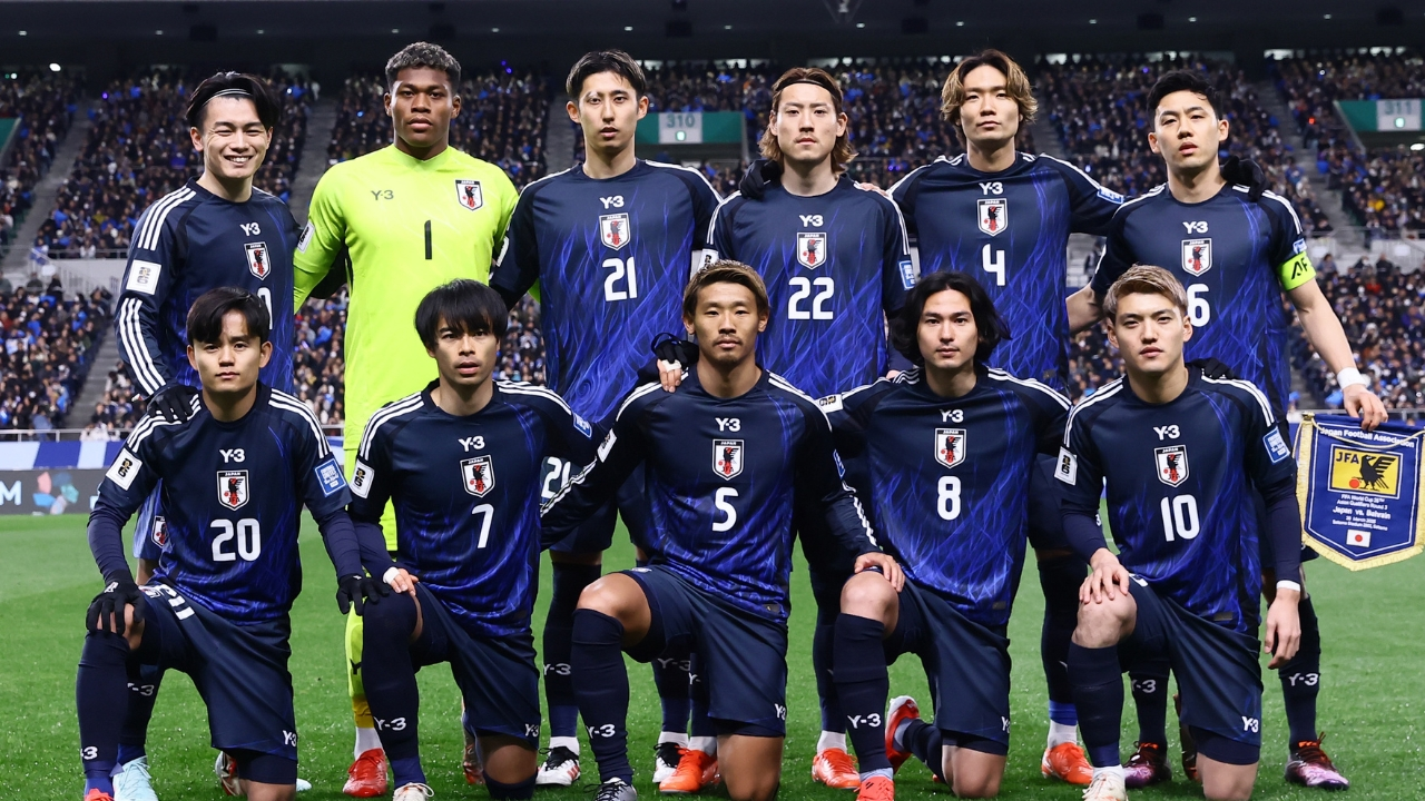 A seleção do Japão confirma sua classificação para a Copa do Mundo de 2026, marcando sua oitava participação consecutiva no evento, após uma performance sólida nas Eliminatórias Asiáticas