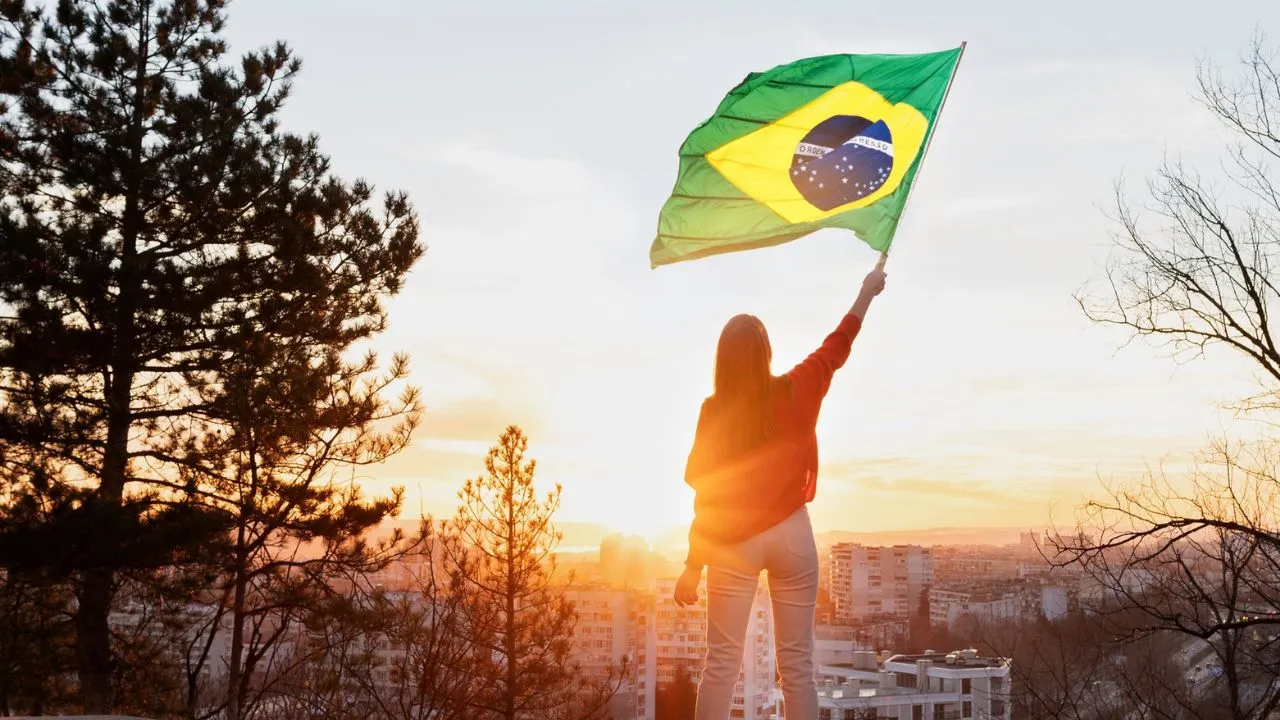 Brasil sobe oito posições no ranking da felicidade da ONU