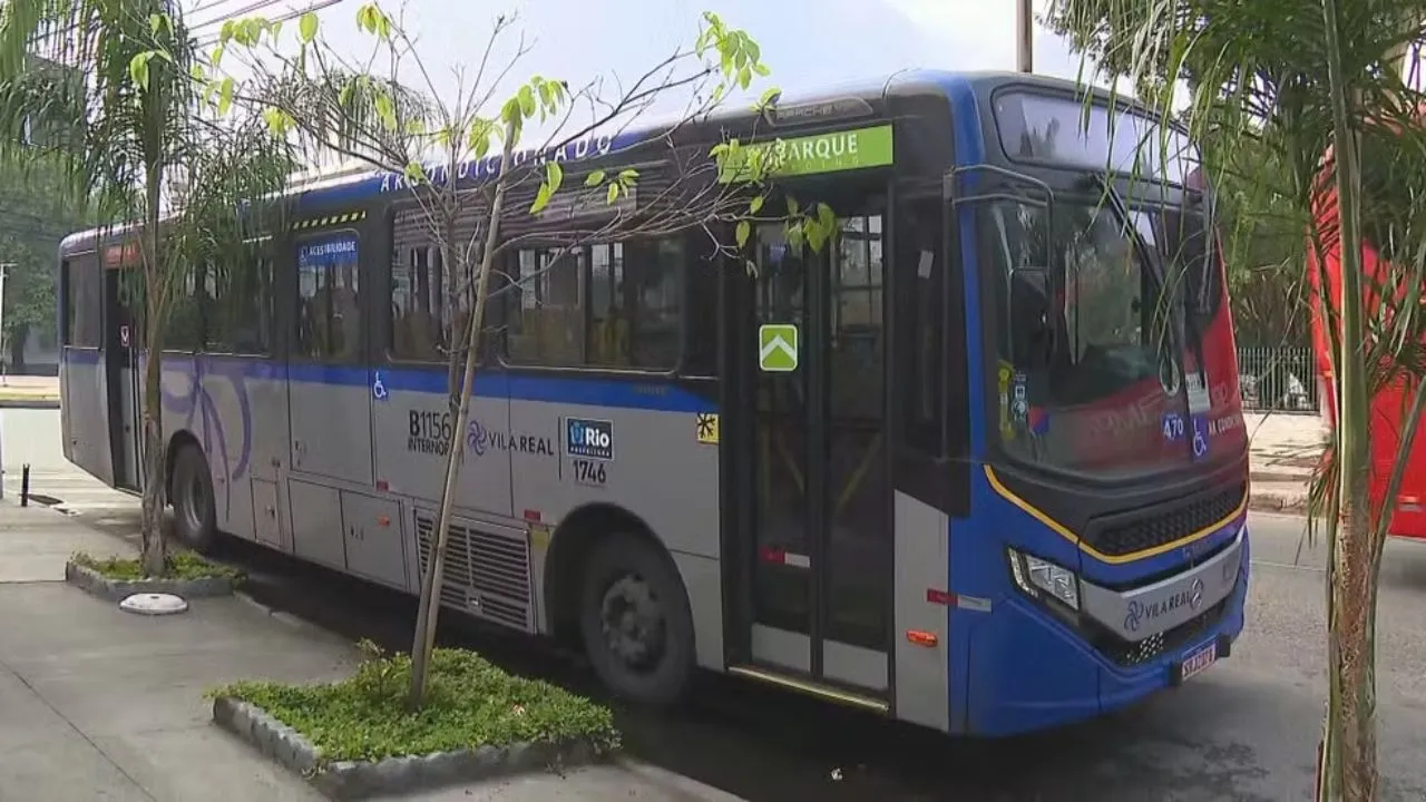 Ônibus da linha 378: Marechal Hermes x Castelo