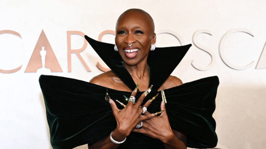 Cynthia Erivo no tapete vermelho do Oscar 2025