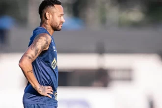 Santos monitora desconforto muscular de Neymar para evitar nova lesão