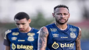 Neymar rebate crítica de torcedor santista após ausência na semifinal do Paulistão