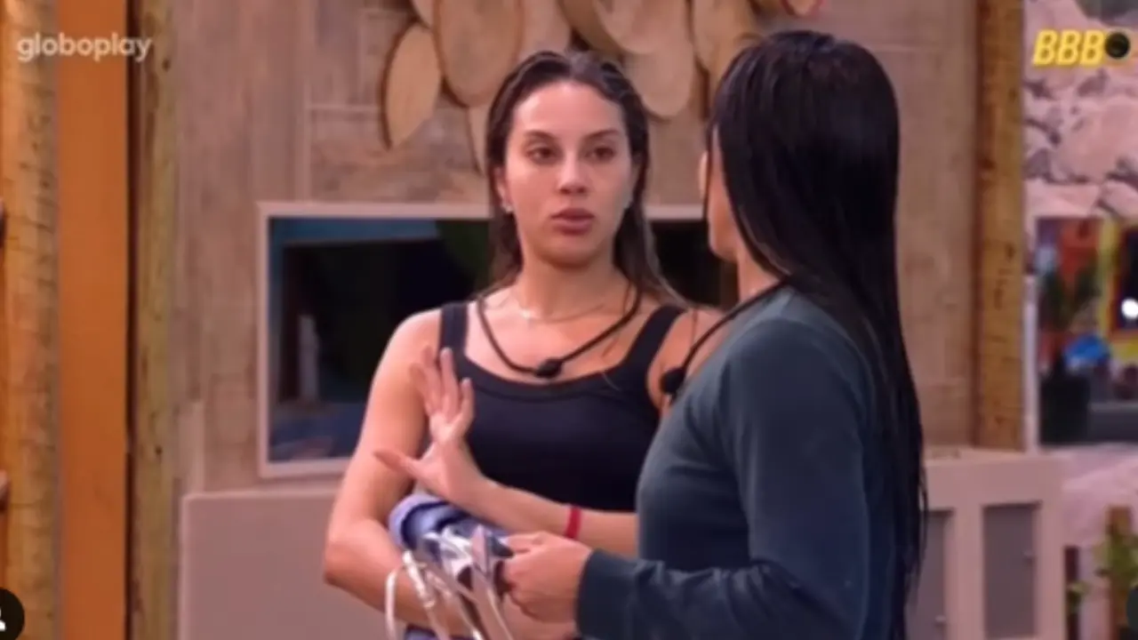 Renata conversa com Eva sobre comentário de Vinicius na última dinâmica