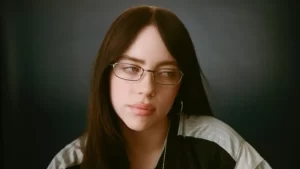Billie Eilish é nomeada maior artista nascida no século XXI