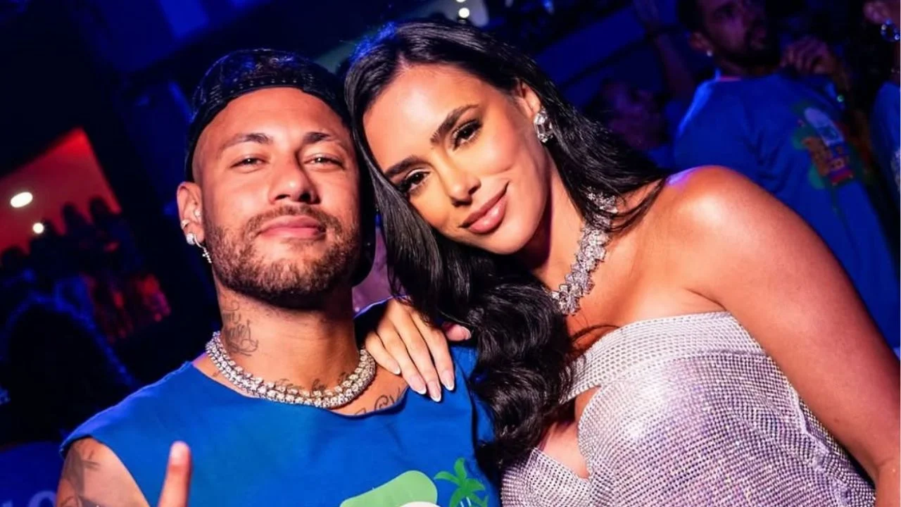 Neymar e namorada Bruna Biancardi no carnaval.