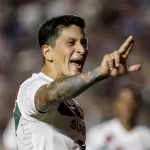 Germán Cano, atacante do Fluminense, atinge a marca de 101 gols pelo clube na vitória contra o Caxias pela Copa do Brasil. O jogador compartilhou suas ambições para o futuro, demonstrando o desejo de seguir fazendo história no Fluminense e buscar mais títulos em 2025