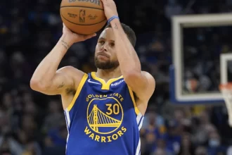 Curry atinge marca histórica na NBA