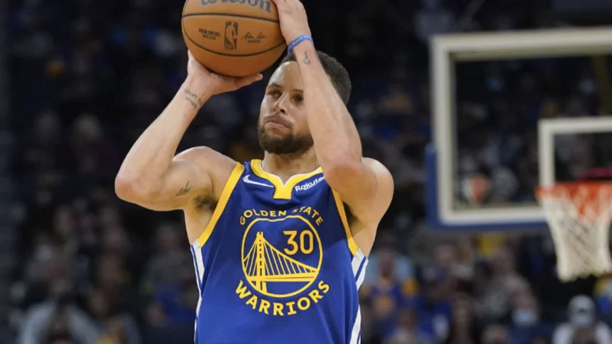 Curry atinge marca histórica na NBA