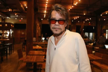 David Johansen, vocalista do New York Dolls, morre aos 75 anos