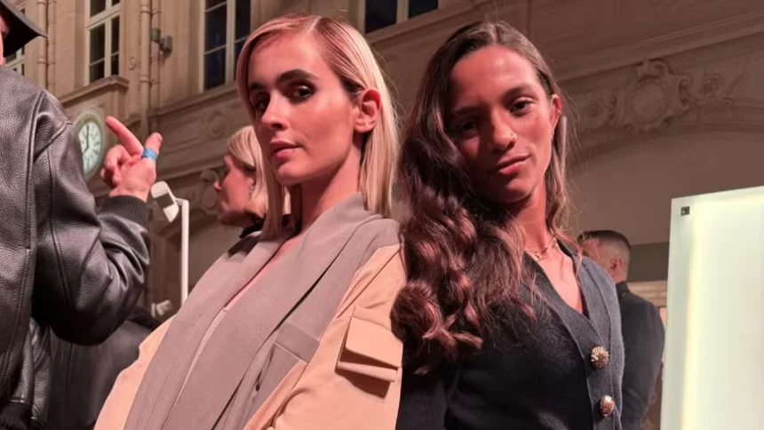 Rayssa Leal e Valentina Herszage no desfile da Louis Vuitton em Paris