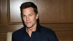 Tom Brady é flagrado em academia enquanto Gisele Bündchen curte passeio romântico em Miami