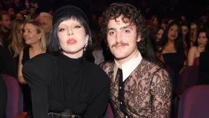 Confira os looks que brilharam no iHeartRadio Awards 2025