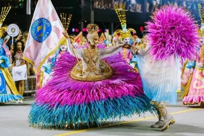 Rosas de Ouro é campeã do carnaval 2025 de Sãpo Paulo