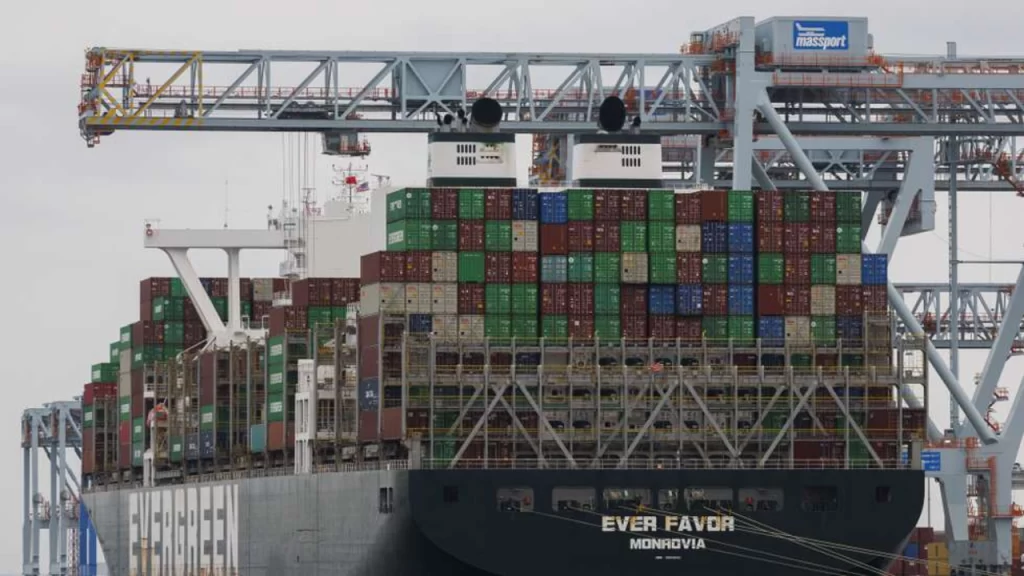 EUA enfrenta retaliação comercial após novas tarifas impostas por Trump