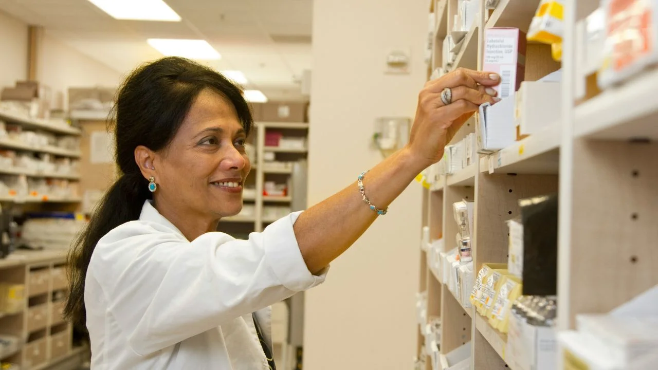 Farmacêutica em farmacia.