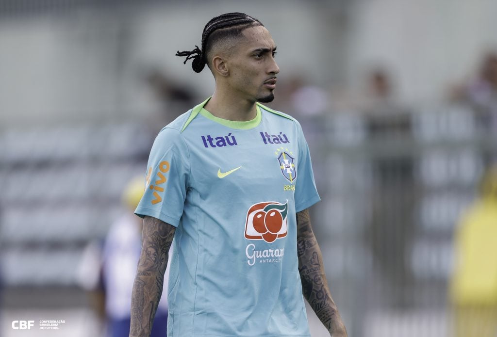 João Pedro treina no Estádio Bezerrão nessa terça-feira pela Seleção Brasileira