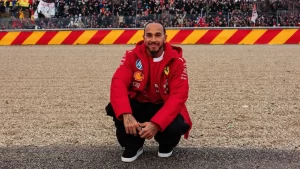 GP da China: Hamilton consegue a primeira pole position pela Ferrari em corrida sprint 