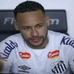 Neymar se emociona em discurso antes do clássico contra o Corinthians