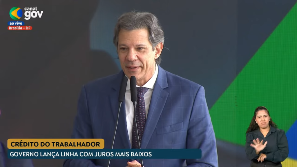 Ministro da Fazenda, Fernando Haddad, durante discurso sobre novo crédito consignado 