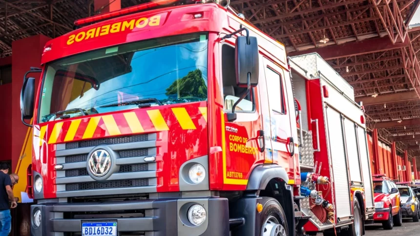 Caminhão dos bombeiros