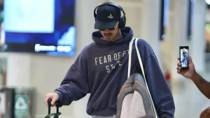 João Guilherme embarca no Rio após término com Bruna Marquezine