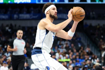 Klay Thompson em jogo pelo Mavericks