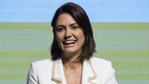 Michelle Bolsonaro critica denúncia contra seu marido