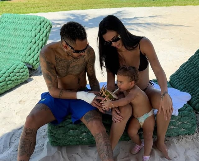 Neymar, Bruna Biancardi e Mavie em Mangaratiba