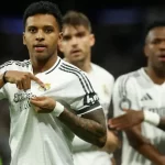 Rodrygo comemorando o gol que abriu o placar