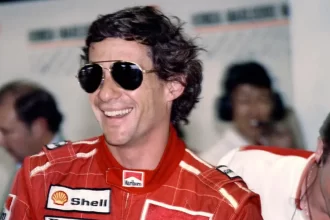 Ayrton Senna antes de uma corrida na Fórmula 1 pela McLaren