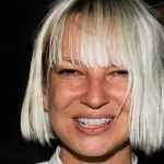 Sia revela divórcio e filha