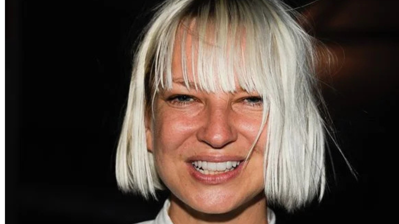 Sia revela divórcio e filha