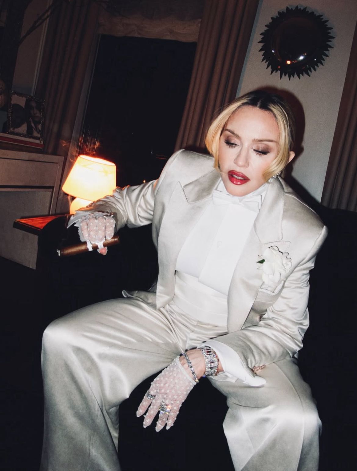 Madonna retorna ao Met Gala com poder e estilo Madonna retorna ao Met Gala com poder e estilo