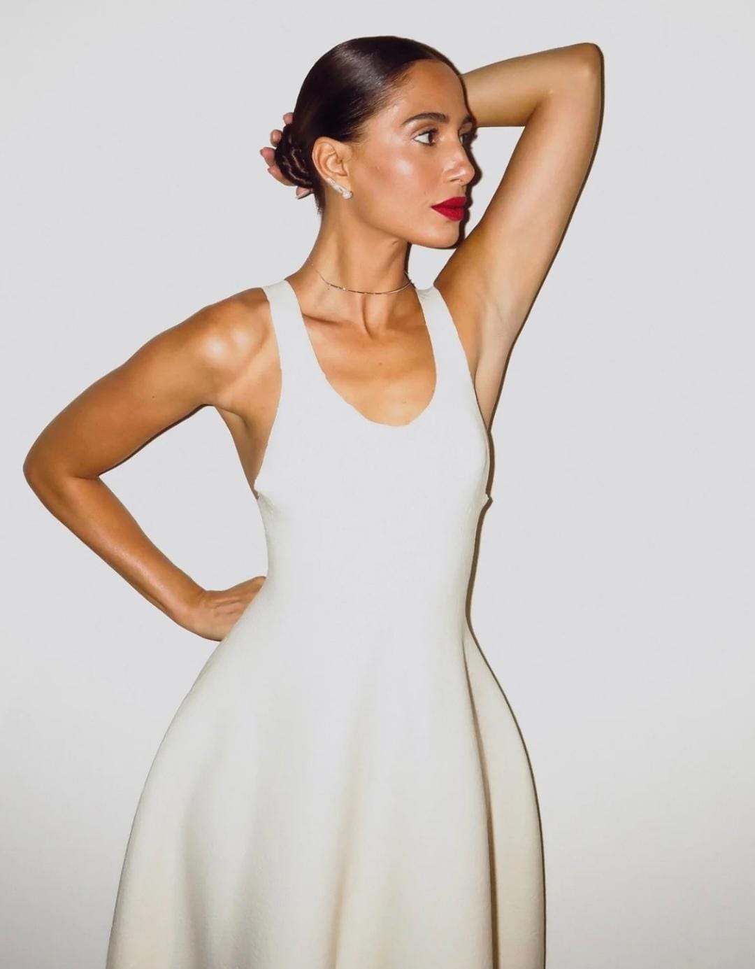 Camila pitanga e vestido de látex da Amazônia 