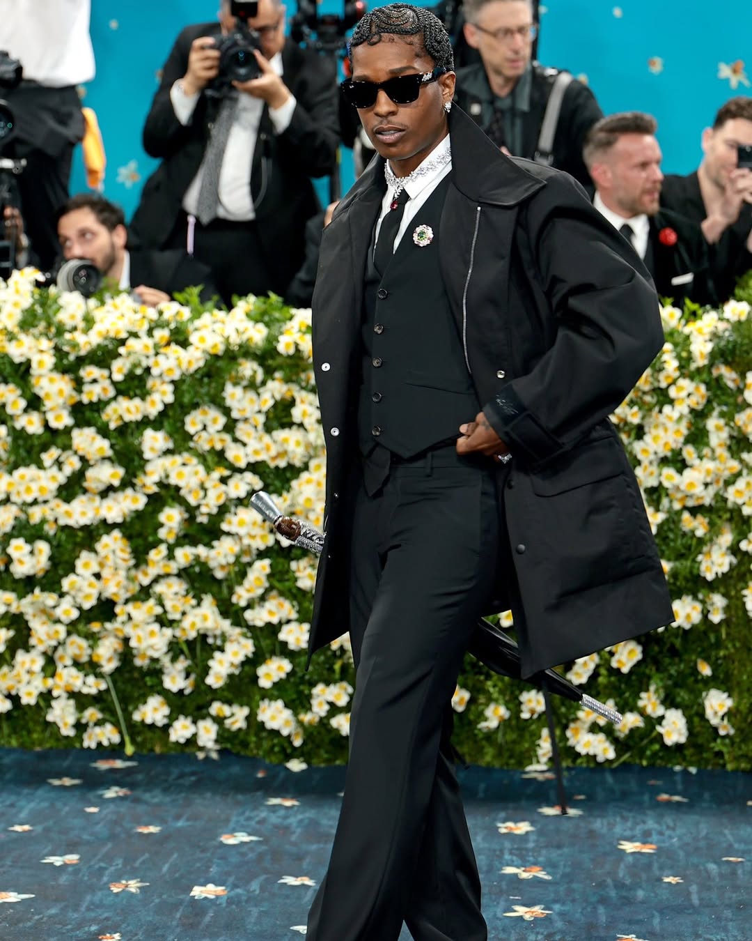 Met Gala 2025: co-hosts exibem simbolismo através dos looks Met Gala 2025: co-hosts exibem simbolismo através dos looks