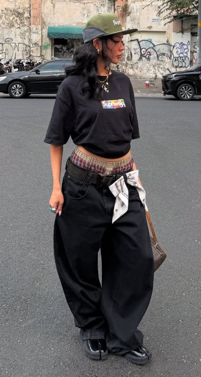 Calça jeans larga grunge é a tendência do inverno 2025 Calça jeans larga grunge é a tendência do inverno 2025