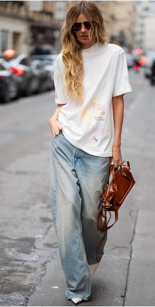 Calça jeans larga grunge é a tendência do inverno 2025 Calça jeans larga grunge é a tendência do inverno 2025