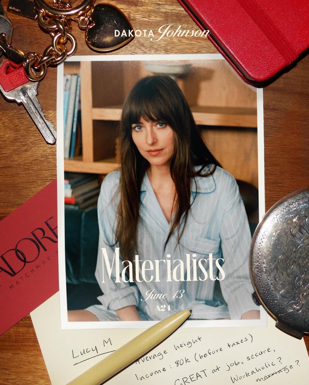 A24 revela pôsteres do novo filme “Amores Materialists”