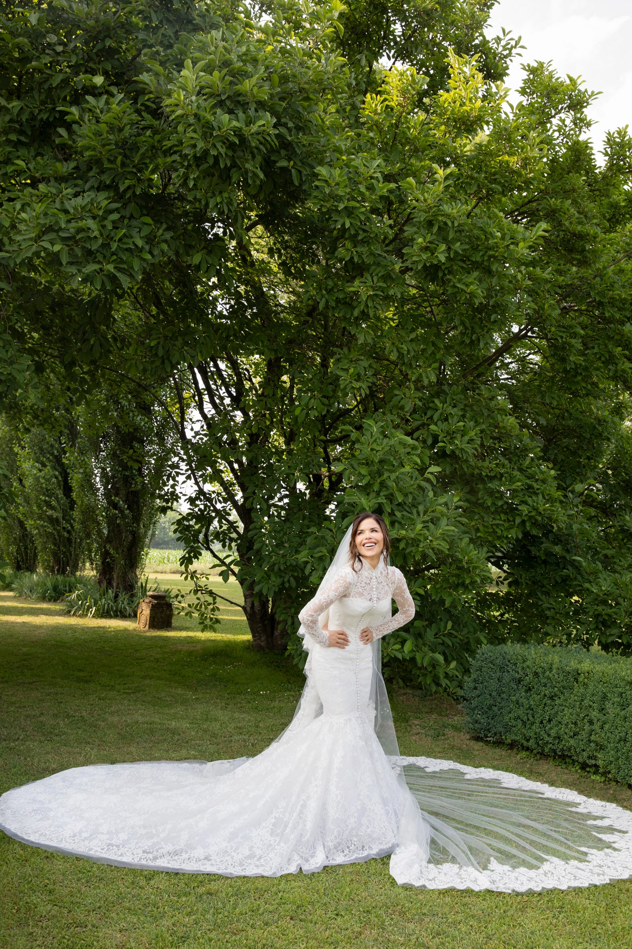 Lauren Sanchez brilha em vestido Dolce & Gabbana no casamento com Jeff Bezos