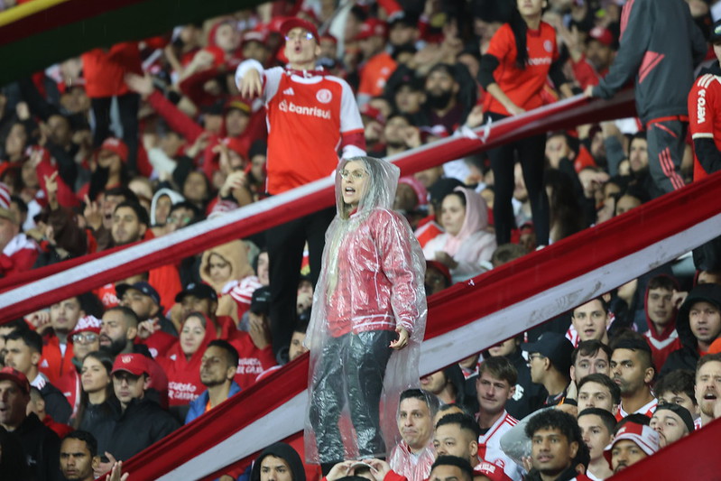 Torcida do Internacional durante partida do clube pela Libertadores (Foto: reprodução