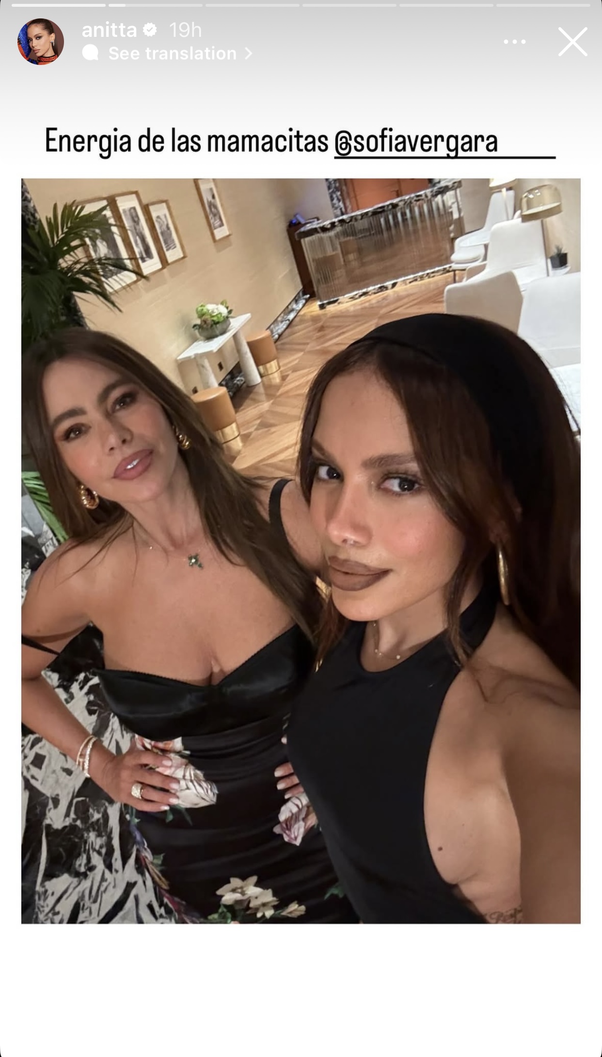 Anitta aparece com novo visual em Roma após procedimento estético e fotos com Sofía Vergara viralizam