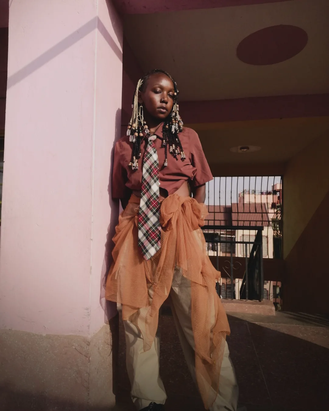 Direto dos anos 2000: gravata volta a ser tendência de moda