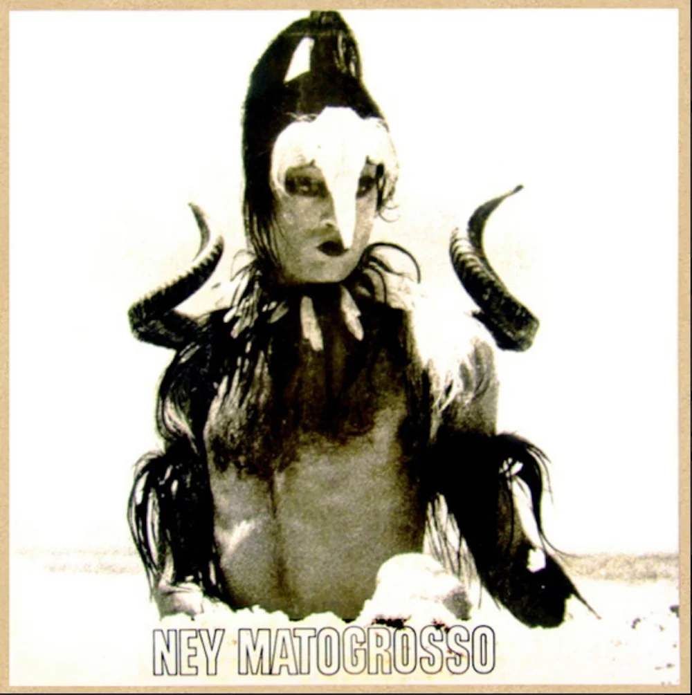 Ney Matogrosso ressignifica a moda e desafia convenções há cinco décadas