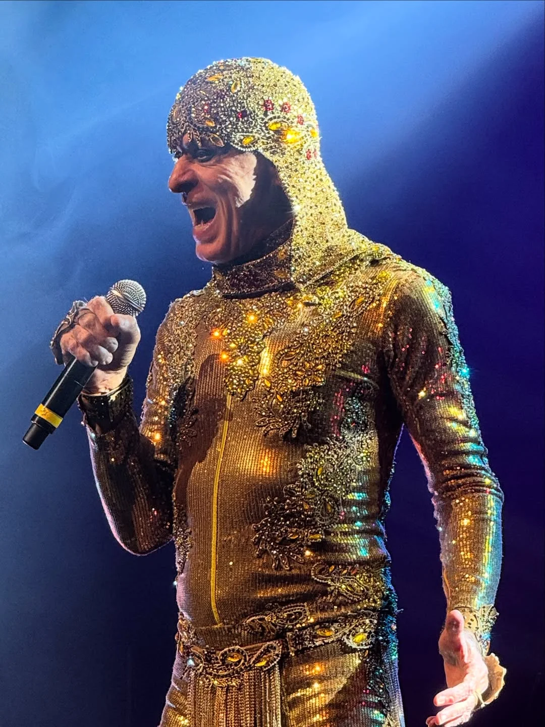 Ney Matogrosso ressignifica a moda e desafia convenções há cinco décadas