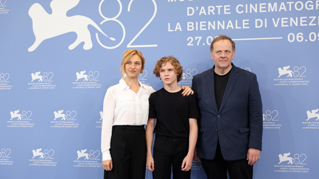 Foto Destaque: protagonistas do novo filme de László Nemes, juntos para fotos no Festival de Veneza