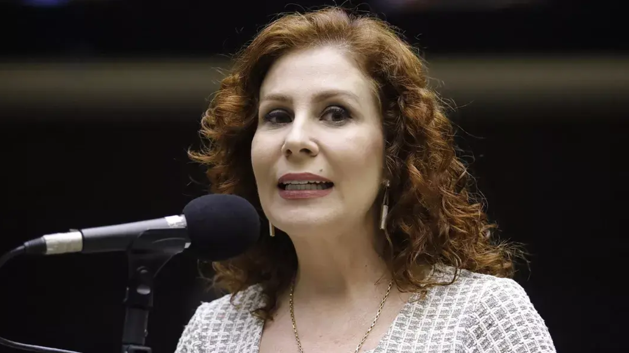 Justiça italiana mantém prisão cautelar de Carla Zambelli