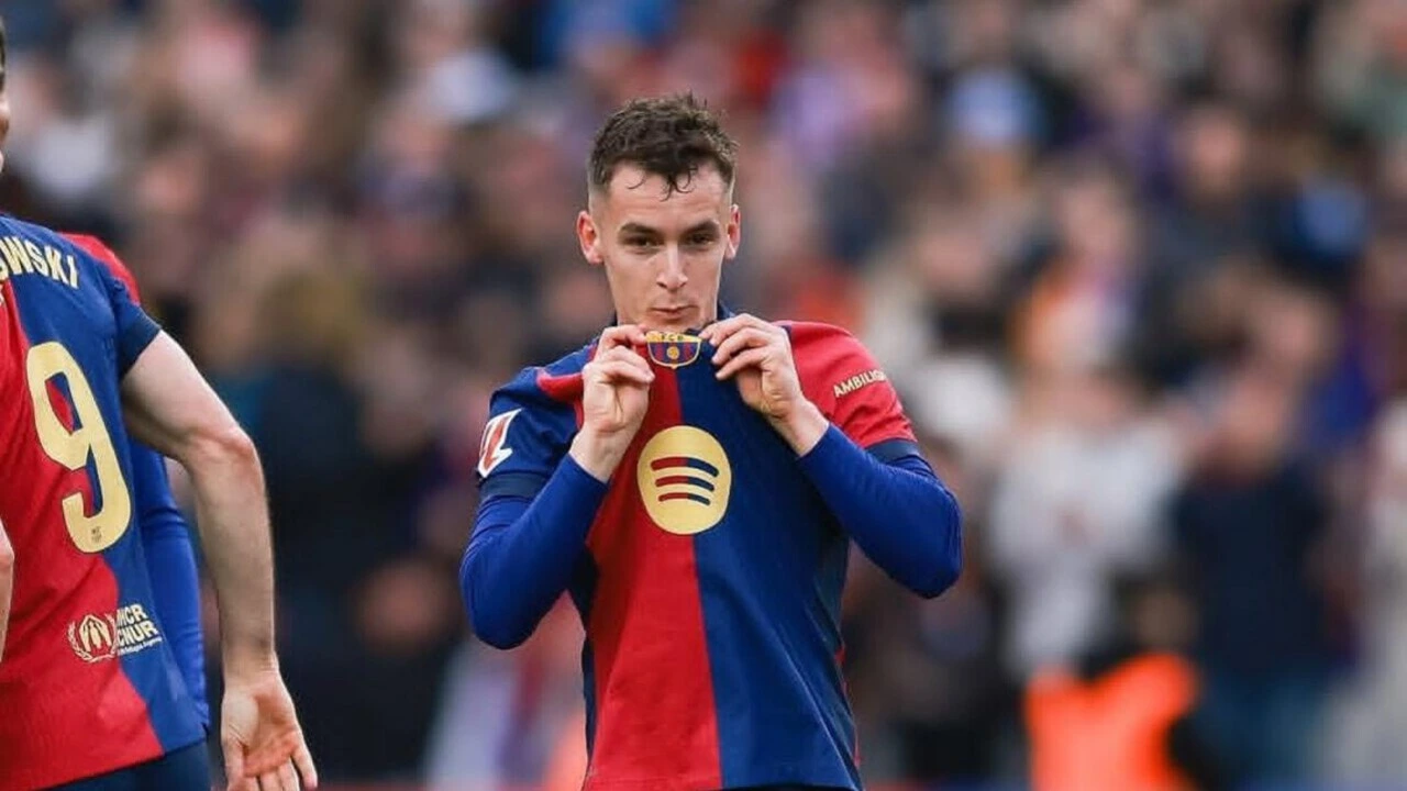 Marc Casadó desperta interesse de clubes da Premier League, mas quer permanecer no Barcelona