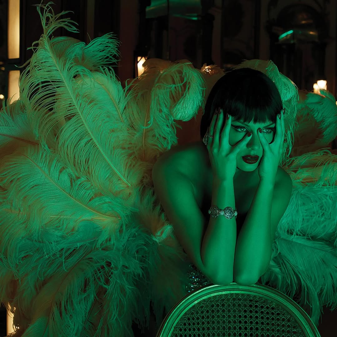 Taylor Swift revela estética retrô e sofisticada de seu novo álbum