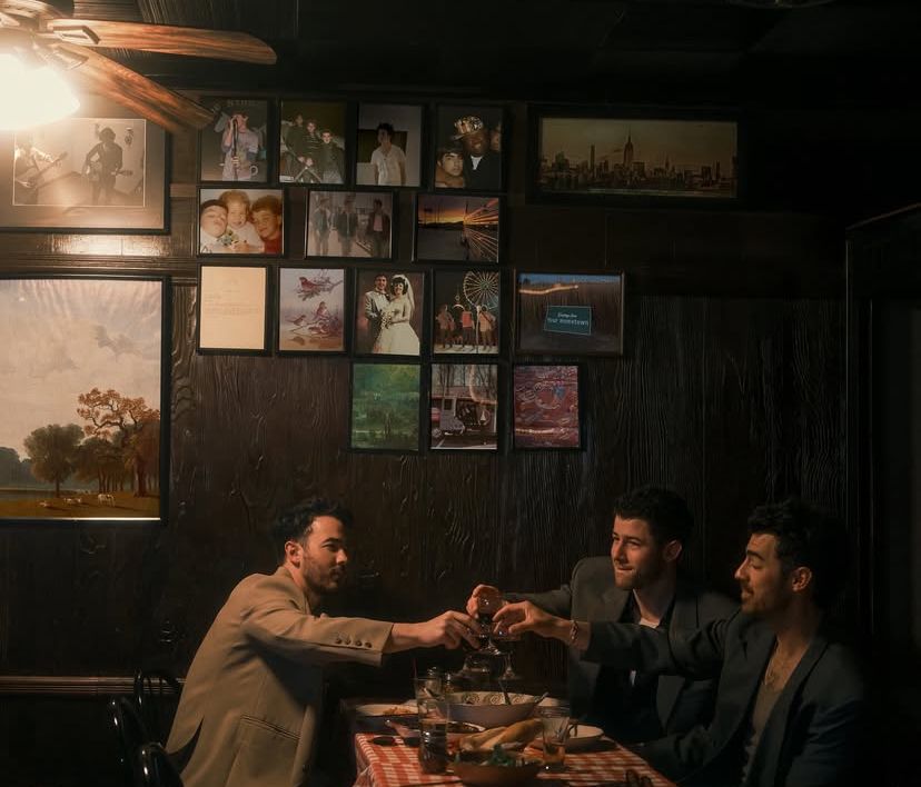 Camp Rock 3: Jonas Brothers e Demi Lovato reacendem rumores da continuação Camp Rock 3: Jonas Brothers e Demi Lovato reacendem rumores da continuação